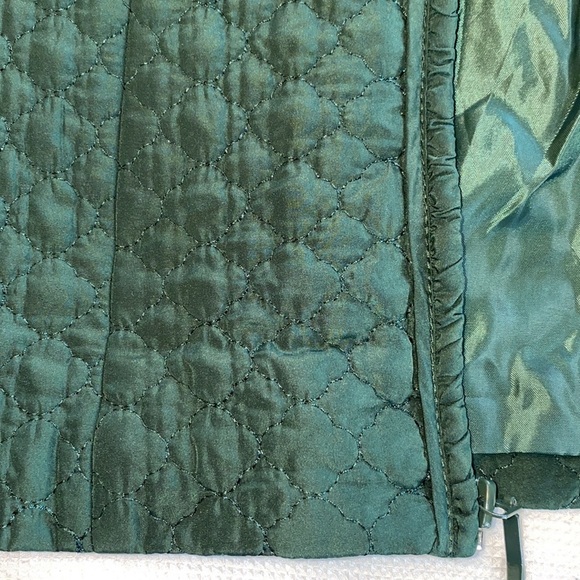 Roz & Ali Woman’s Quilted Vest Size Small dark Green with zipper - Picture 8 of 11